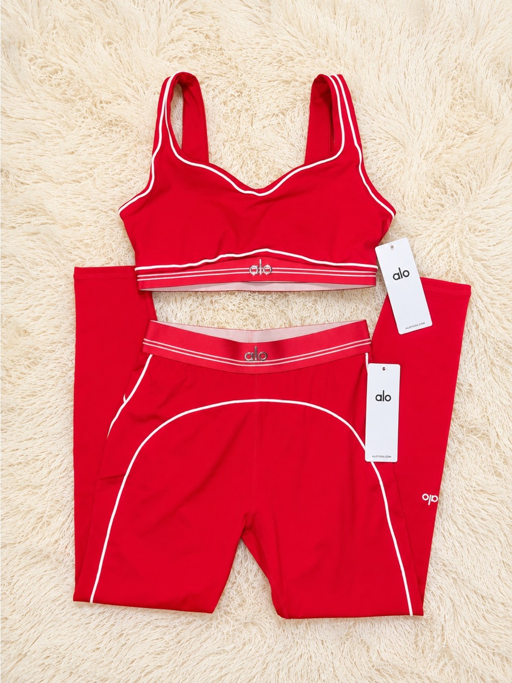 Alo Red Athletic Two Piece Set Women’s Size L Sports Bra Leggings